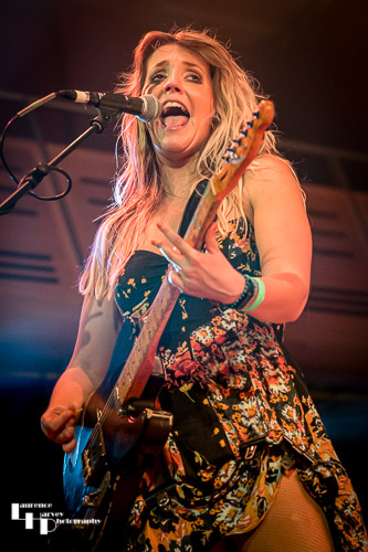 MuddiBrooke: 'Brooke' Harriet McDonnell on vocals & guitar