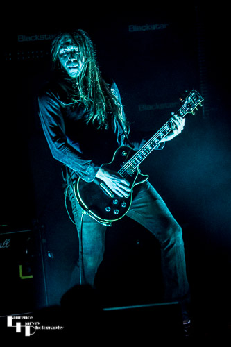 Oli Brown & The Dead Collective: Sam Wood on bass