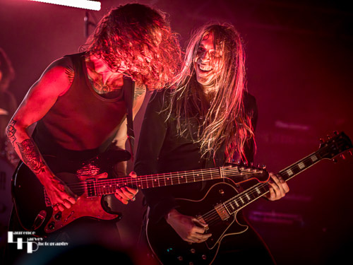 Oli Brown & The Dead Collective: Oli Brown on vocals & guitar, Sam Wood on bass