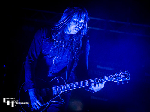 Oli Brown & The Dead Collective: Sam Wood on bass