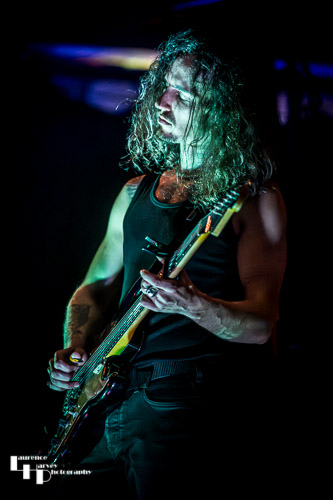 Oli Brown & The Dead Collective: Oli Brown on vocals & guitar