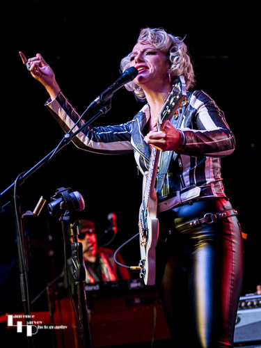 Samantha Fish on vocals & guitar