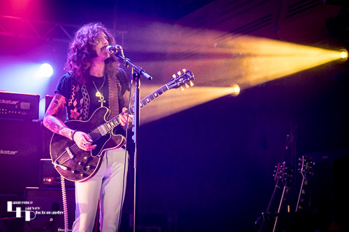 Silveroller: Joey Smith on guitar