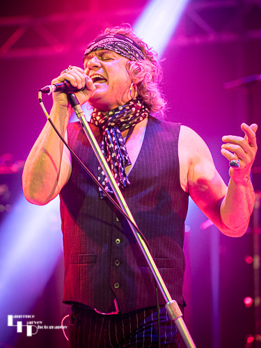 Takeaway Thieves: Peter McLoughlin on vocals