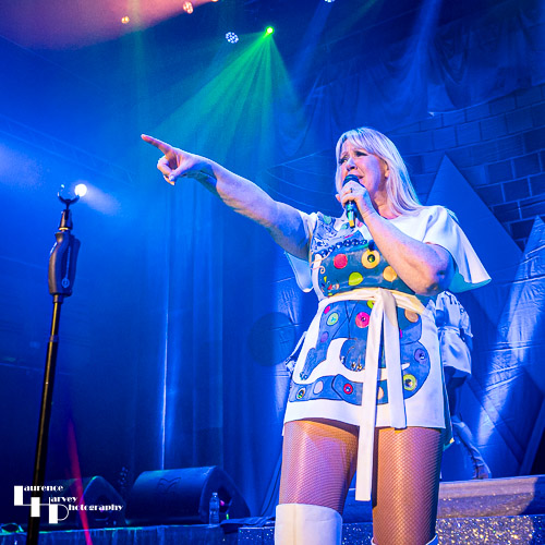 'Agnetha' on vocals