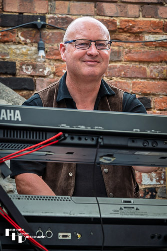 Steve Gooding on keys