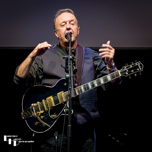 Gary Kenton on lead vocals & guitar