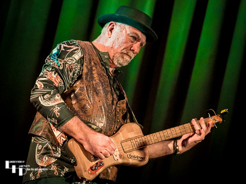 Rob Sands on guitar
