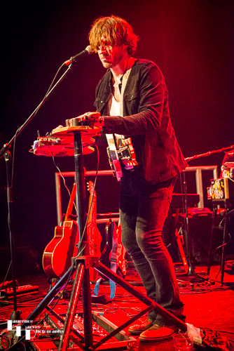 Wille Edwards on lap steel & vocals