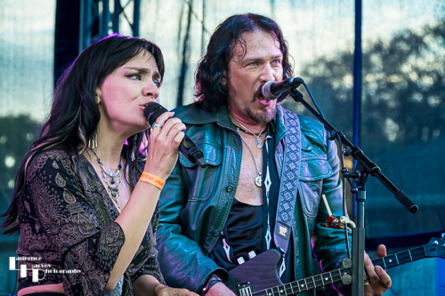 Grace Bond on vocals, Aaron Bond on guitar & vocals