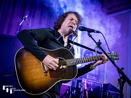Ady Johnson on vocals & guitar