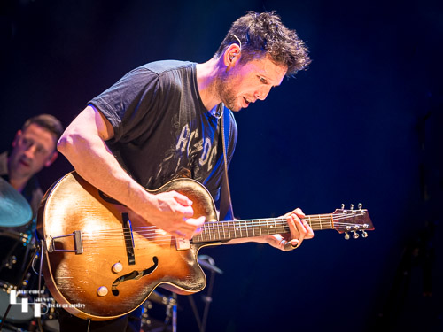 Aynsley Lister on vocals & guitar