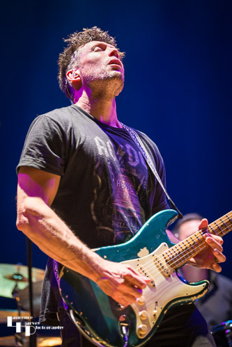 Aynsley Lister on vocals & guitar
