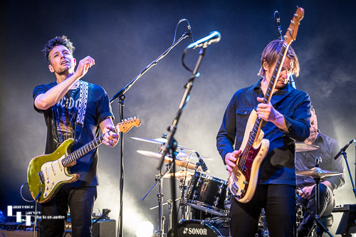 Aynsley Lister on guitar, Johnny Holiday on bass