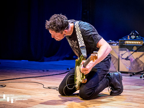 Aynsley Lister on vocals & guitar
