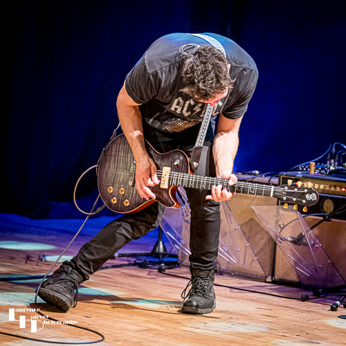 Aynsley Lister on vocals & guitar