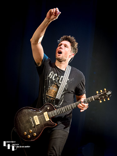 Aynsley Lister on vocals & guitar