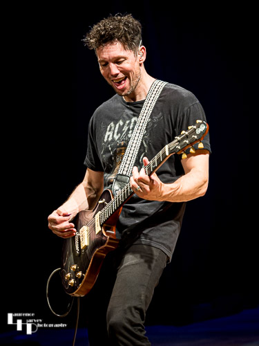 Aynsley Lister on vocals & guitar