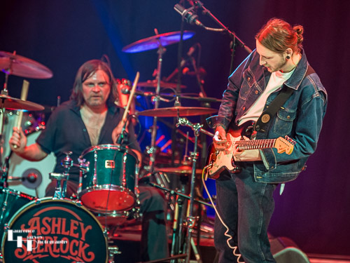 Ashley Sherlock on guitar & vocals, Danny Rigg on drums