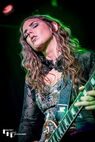 Ally Venable on vocals & guitar