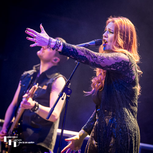 Lindsey Bonnick on vocals