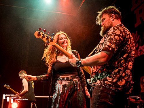 Lindsey Bonnick on vocals, Billy Dedman on bass