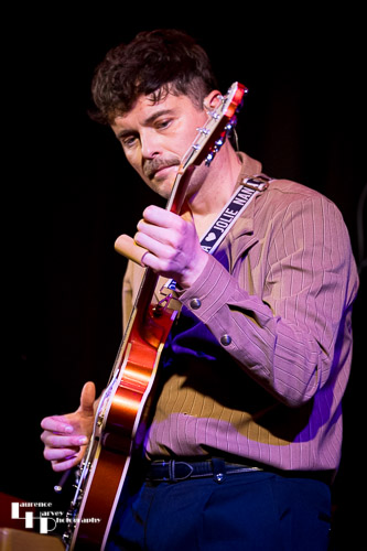 Marco Cinelli on guitar & vocals