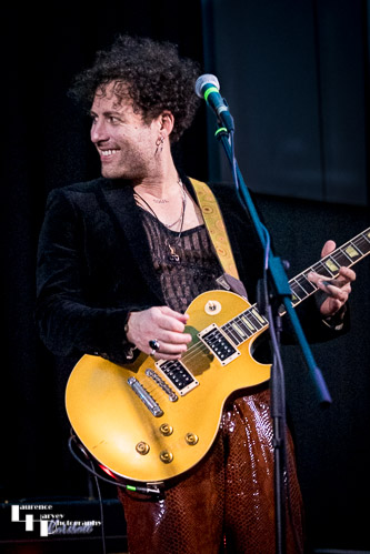 Jorma Gasperi on guitar & vocals