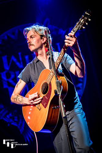 Greene (Joe Anderton) on vocals & guitar