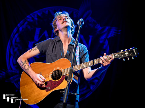 Greene (Joe Anderton) on vocals & guitar