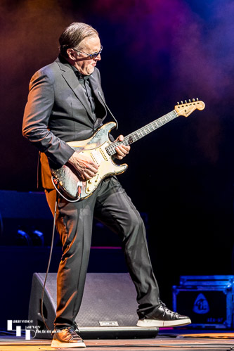 Joe Bonamassa on vocals & guitar