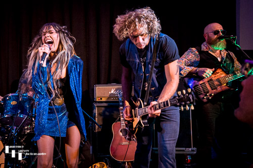 Megan Kane on vocals, Alex Bender on guitar