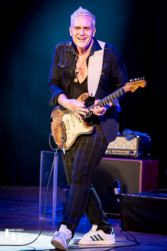 Philip Sayce on vocals & guitar