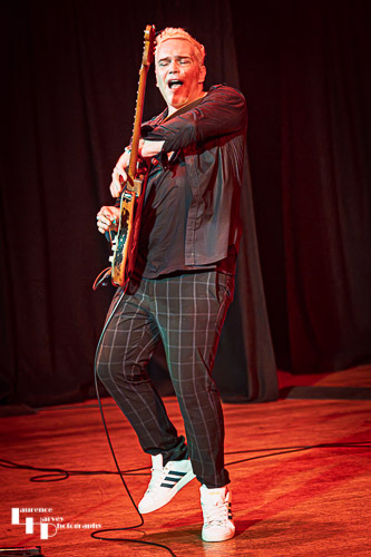 Philip Sayce on vocals & guitar