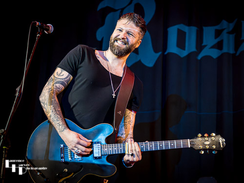 Ross Harding on vocals & guitar