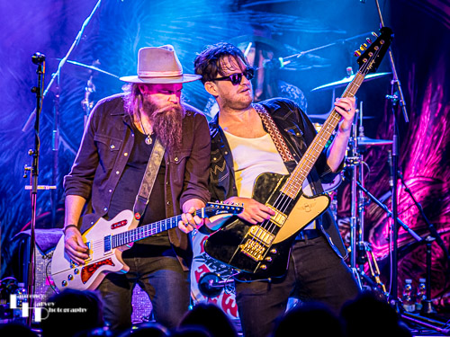 Robert Jon Burrison on lead vocals & guitar, Warren Murrel on bass