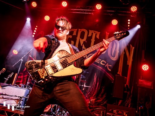 Warren Murrel on bass