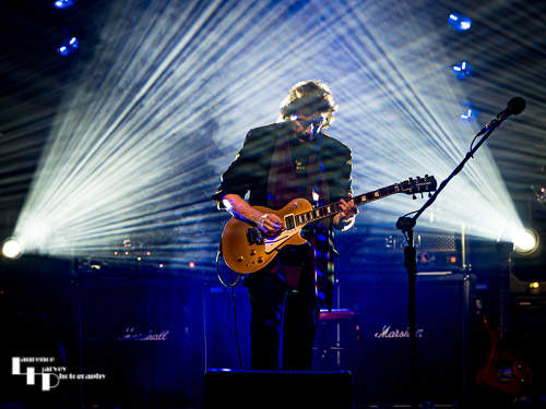 Steve Hackett on guitar & vocals