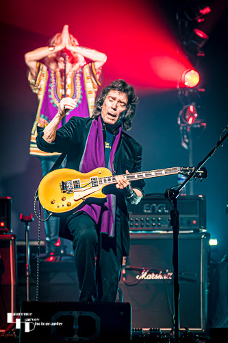 Steve Hackett on guitar & vocals