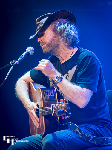 Tom Moriarty on guitar & vocals