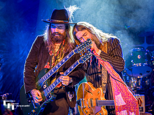 John Hartwell on vocals & guitar, Arran Day on guitar