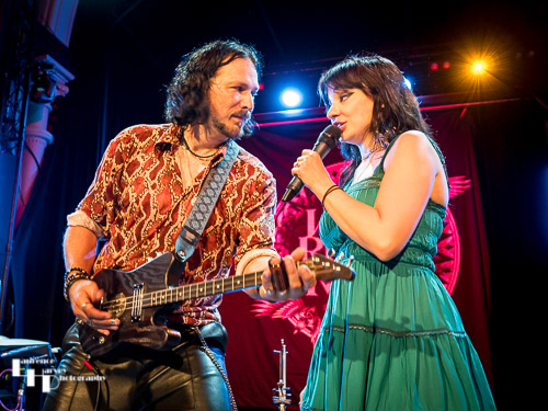 Grace Bond on vocals, Aaron Bond on guitar