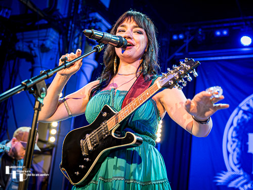Grace Bond on vocals & mandolin