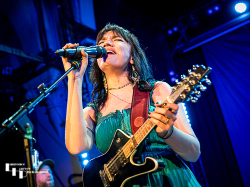Grace Bond on vocals & mandolin