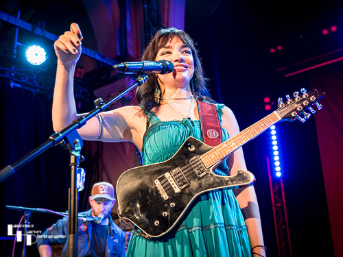 Grace Bond on vocals & mandolin