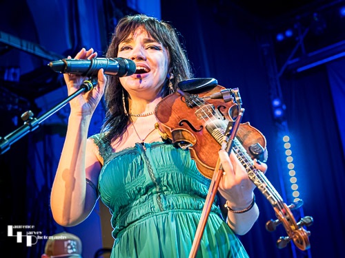 Grace Bond on vocals & violin