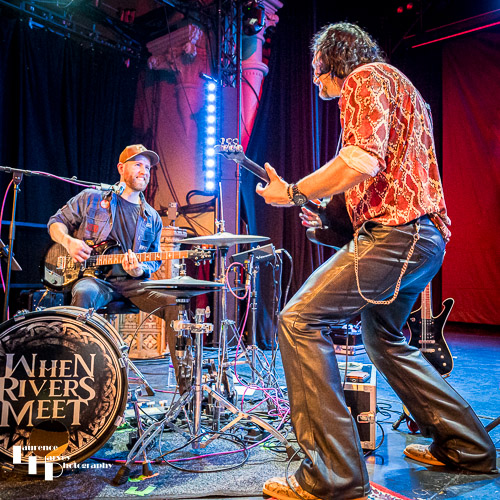 Aaron Bond & James Fox on guitars