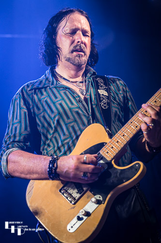 Aaron Bond on guitar & vocals