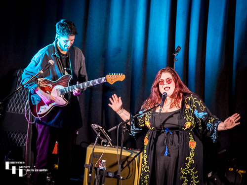 Alice Armstrong on vocals & Olly Knight-Smith on guitar