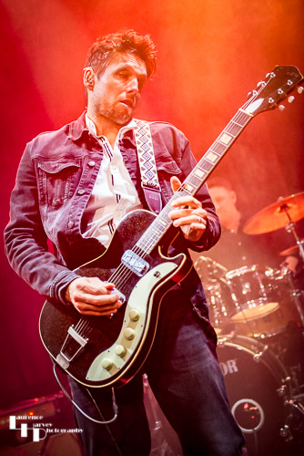 Aynsley Lister on vocals & guitar